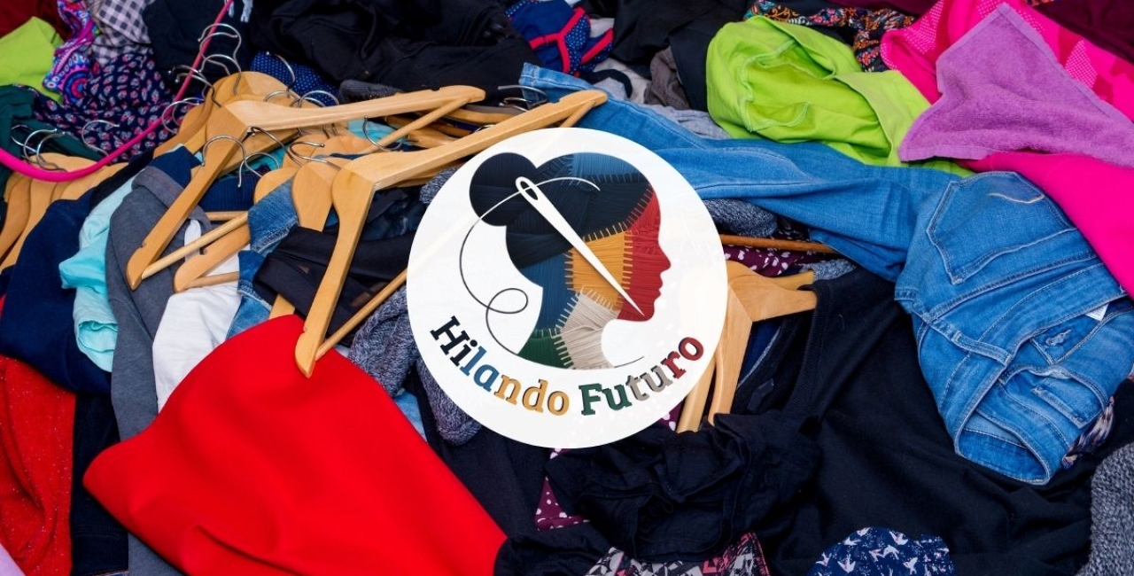 Taller Hilando Futuro: Mujeres que Transforman Ropa en Esperanza